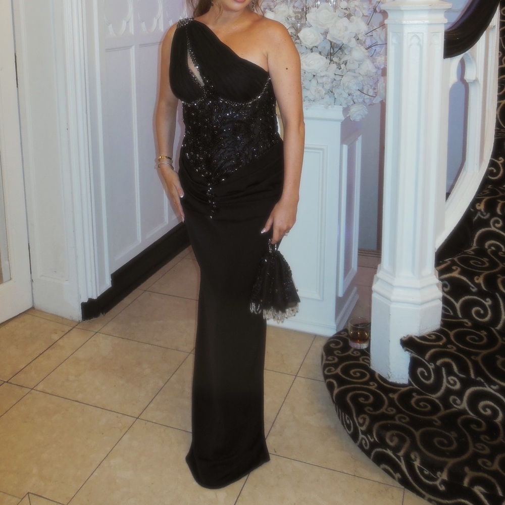 Tabja Custom Dress - Picture 6 of 7